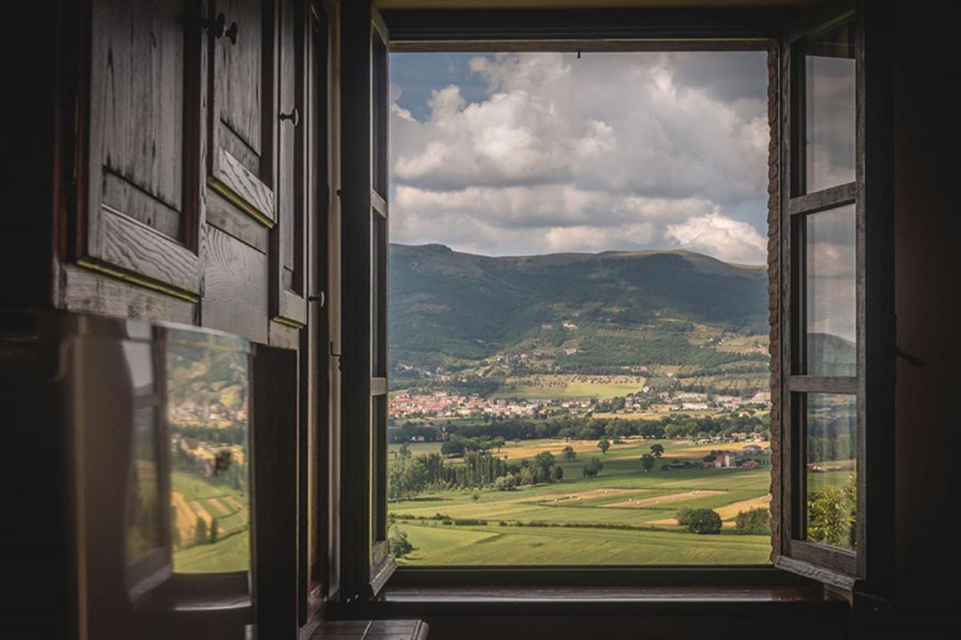 Fonte Chiara Villa Gubbio Buitenkant foto