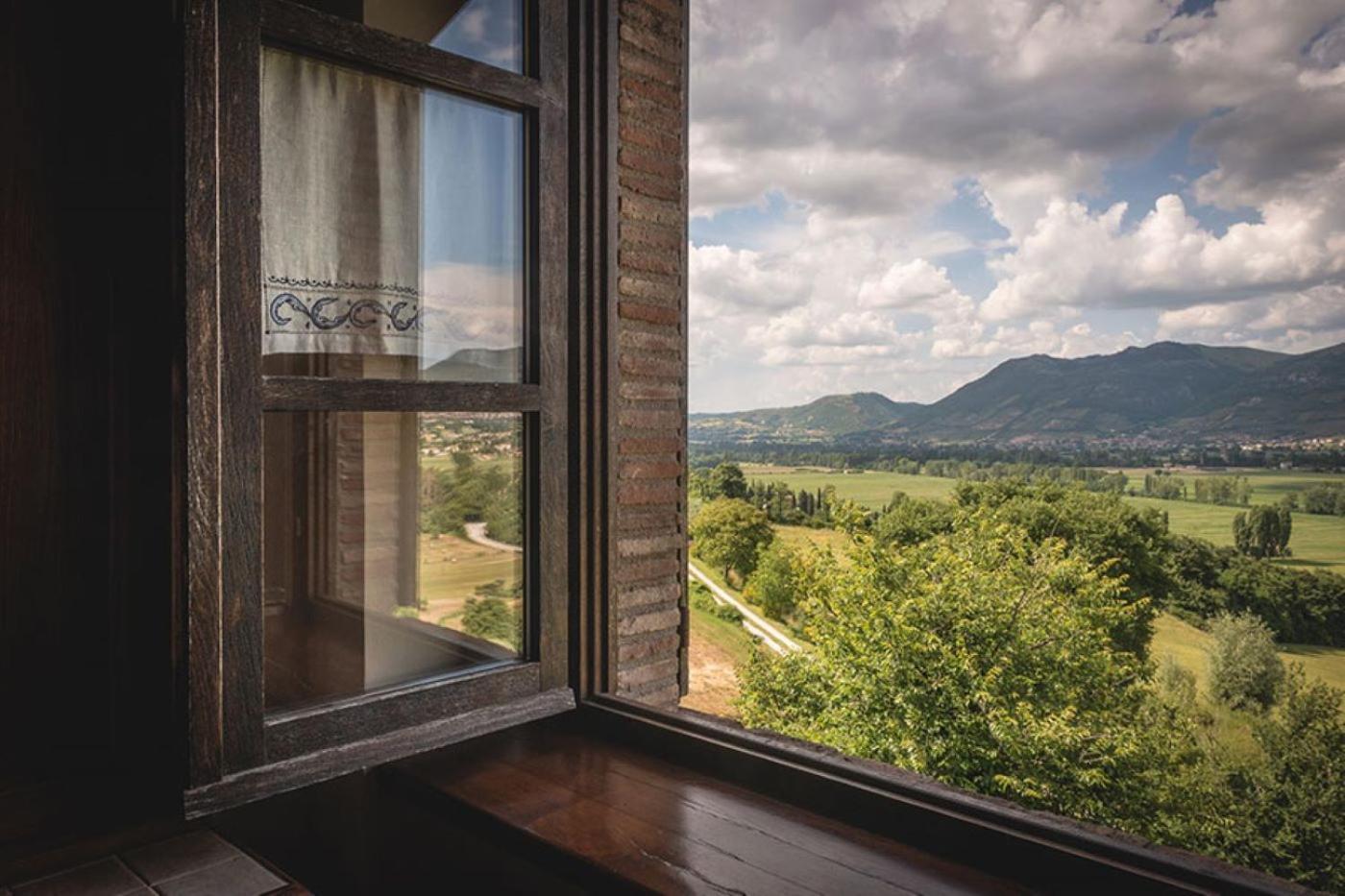 Fonte Chiara Villa Gubbio Buitenkant foto